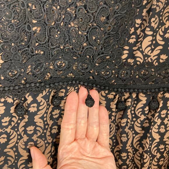 NANETTE LEPORE Blouse 10 Brown Silk Floral Crochet Pom Pom Long-Flare-Slv Lined - Picture 5 of 13